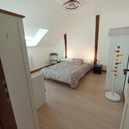 Bricabroc 7 Personnes Nyaraló